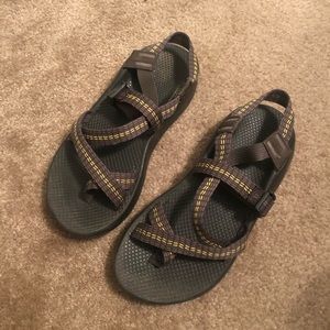 MENS Chaco SIZE 8
